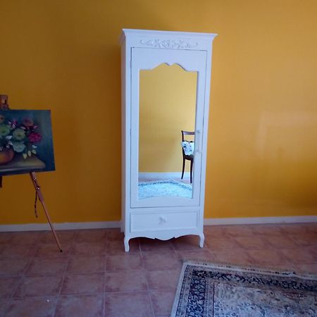 Le Chevalier Des Marettes Bed & Breakfast Airel Bagian luar foto
